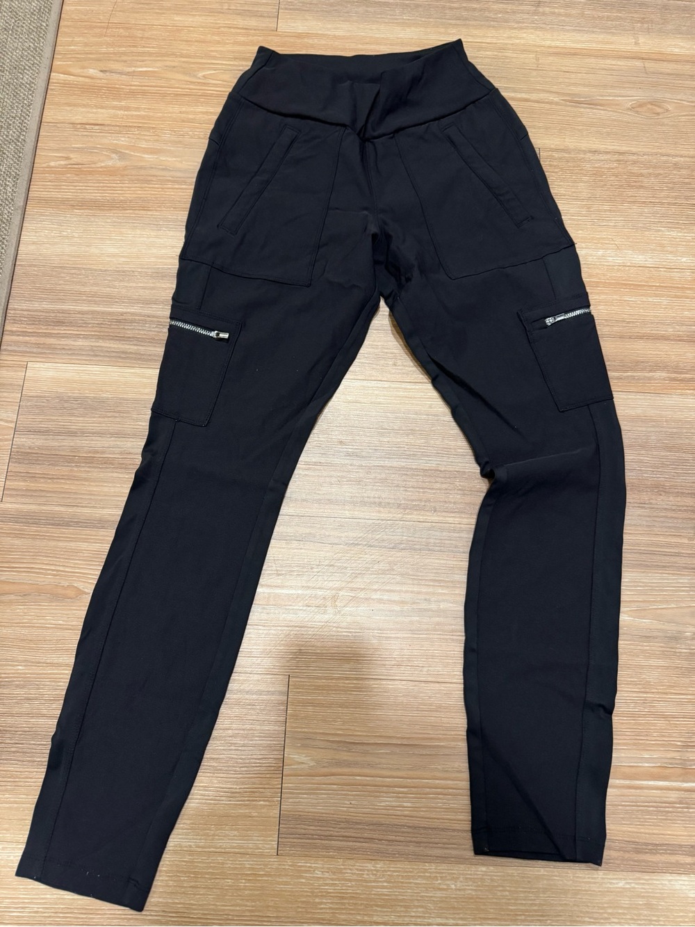 Athleta Black Slim Cargo Leggings with Zip Pockets